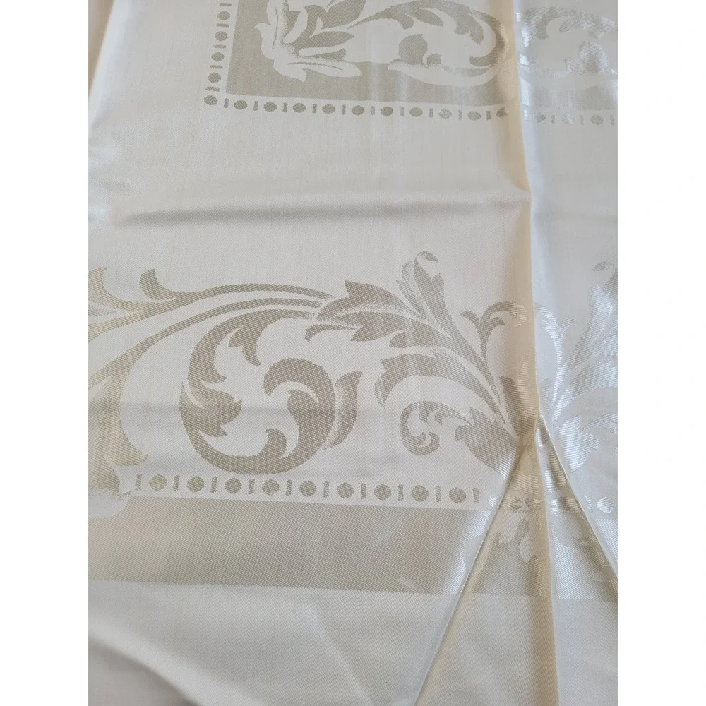 VTG White Damask Metallic Home Dining Tablecloth & Napkins 49.5